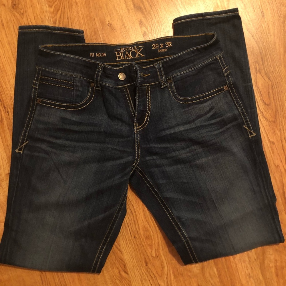 Buckle Black Skinny jeans. 29x32